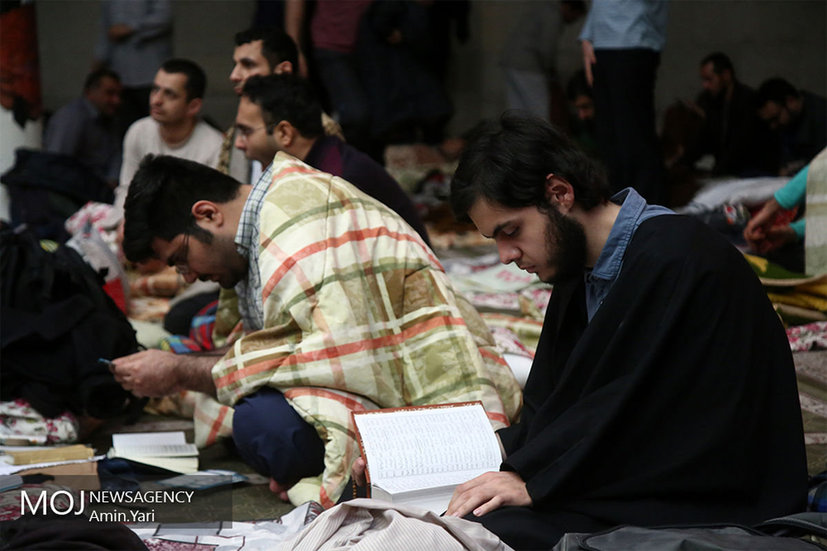 اعتکاف در دانشگاه تهران