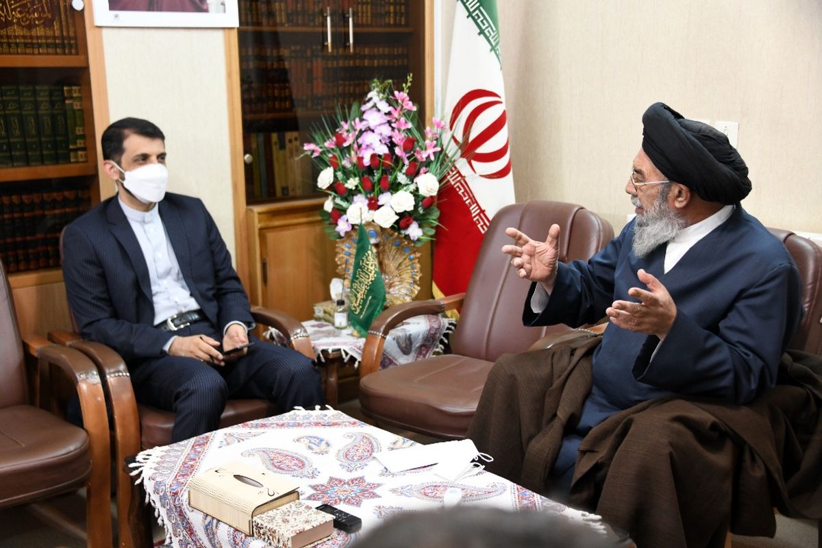 امام  جمعه و مدیر فولاد مبارکه