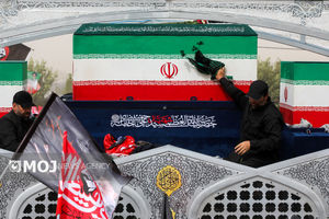 پیکر رهبر شهید انقلاب وارد نجف شد