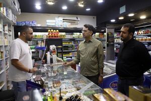 خداقوت مدیرعامل کیش به کسبه/ حضور کبیری درفروشگاهها برای بررسی وضعیت عرضه کالاها + فیلم