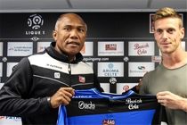 دروازه‌بان ماریتیمو و هم‌پستی حقیقی به فرانسه رفت