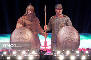 نمایش هماهنگی میان ارکان نظامی کشور در رونمایی از مجسمه «والرین» حذف شد