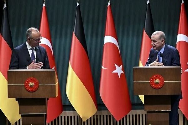 اردوغان و مرتس با یکدیگر گفتگو کردند
