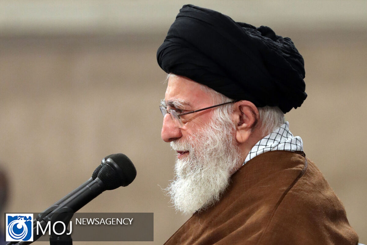 دیدار دست‌اندرکاران کنگره شهدای لرستان با رهبر انقلاب