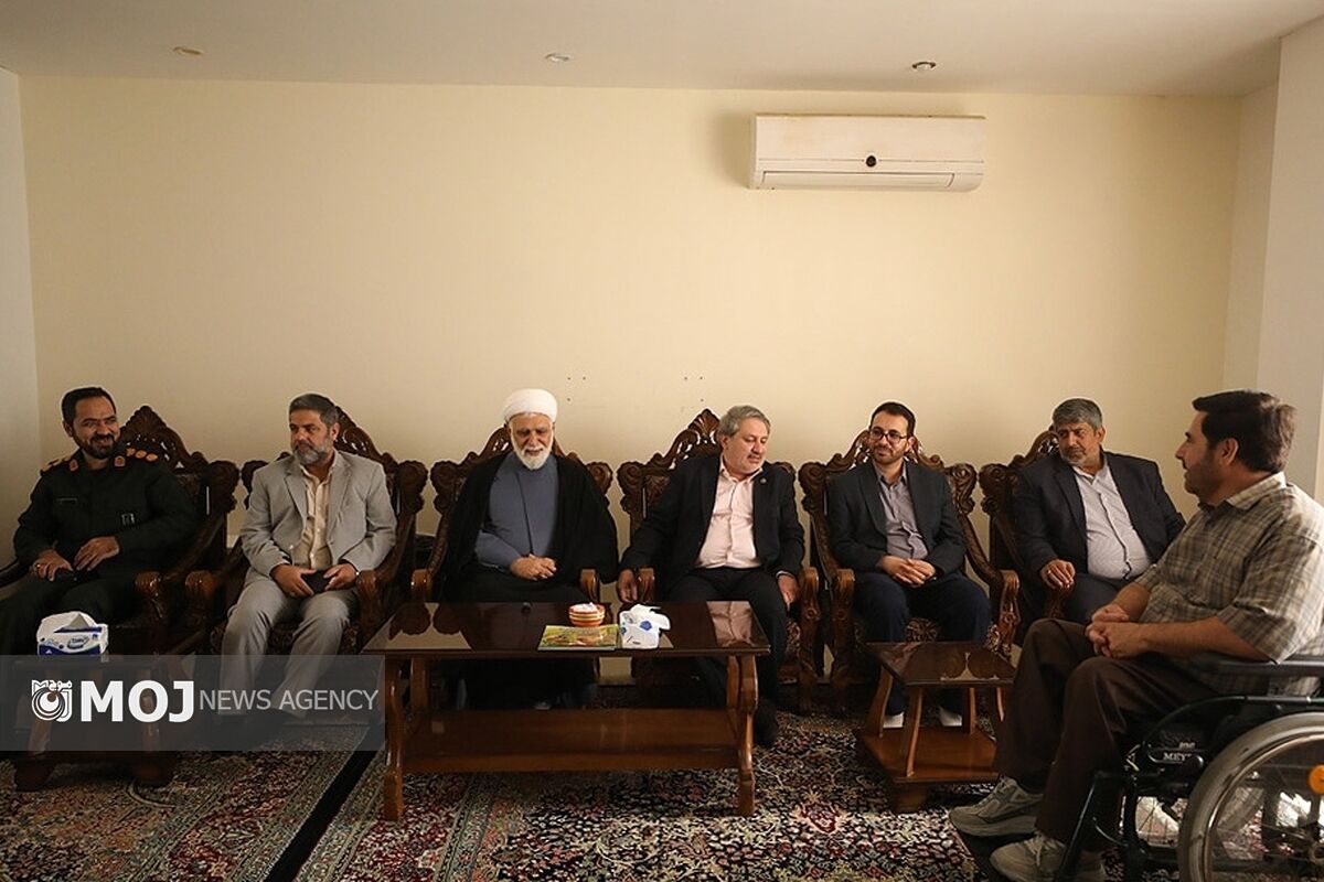 دیدار امام جمعه و مسئولین کیش با جانبازان