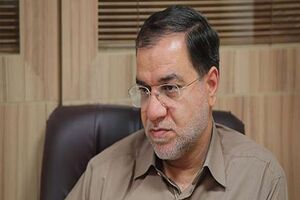 به کوری چشم دشمنان حضرت آقا سلامت و با نشاط به انجام برنامه ها مشغولند