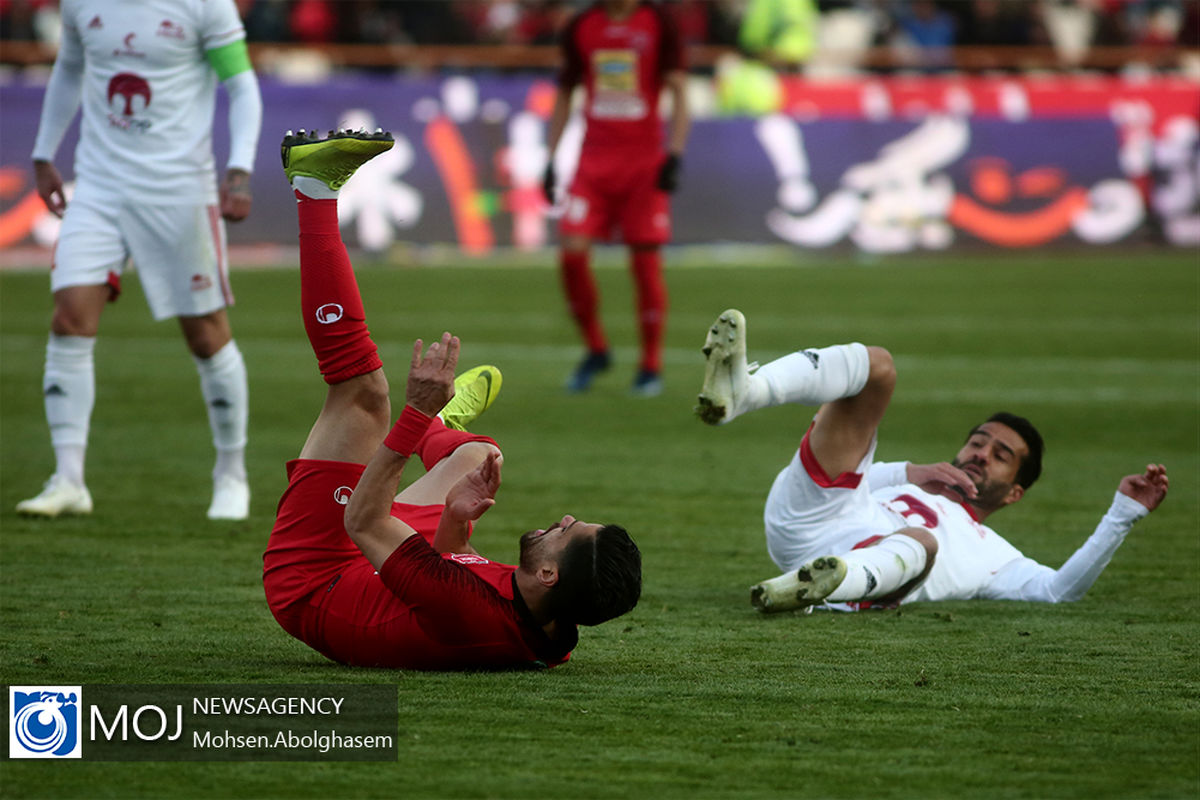 دیدار تیم های فوتبال پرسپولیس و تراکتور سازی - ۶ بهمن ۱۳۹۸