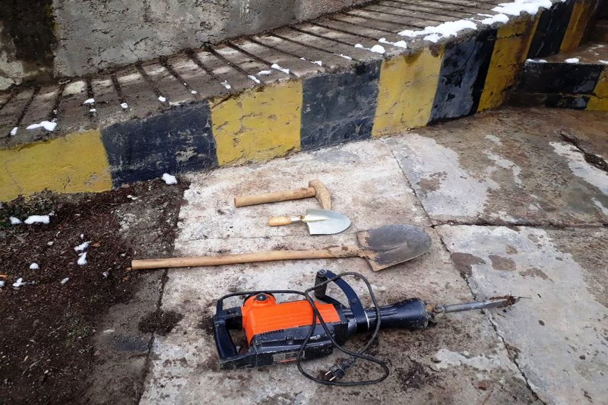 حفاران غیرمجاز در کجور