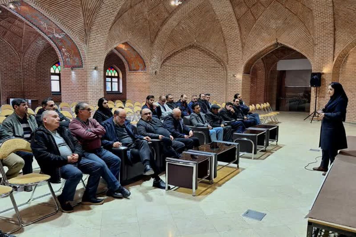 بررسی مشکلات بازارچه صنایع دستی مجموعه شیخ صفی