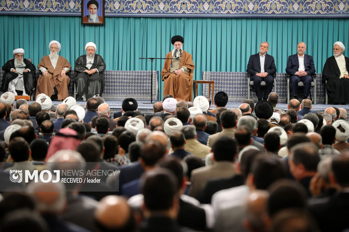 دیدار مسئولان نظام و سفرای کشورهای اسلامی با رهبر معظم انقلاب