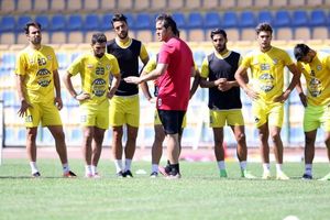 تمرین تیم نفت تهران با هدایت علی کریمی آغاز شد