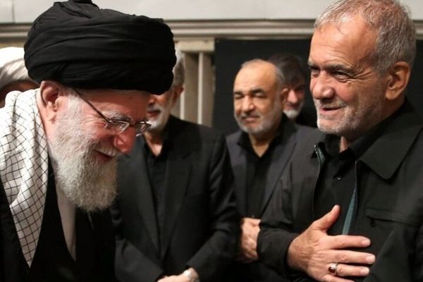 رهبر شهید بزرگترین سرمایه ایران را وحدت مردم دانست