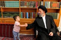 کودک نجات یافته درحادثه تروریستی مجلس با امام جمعه گرگان دیدارکرد