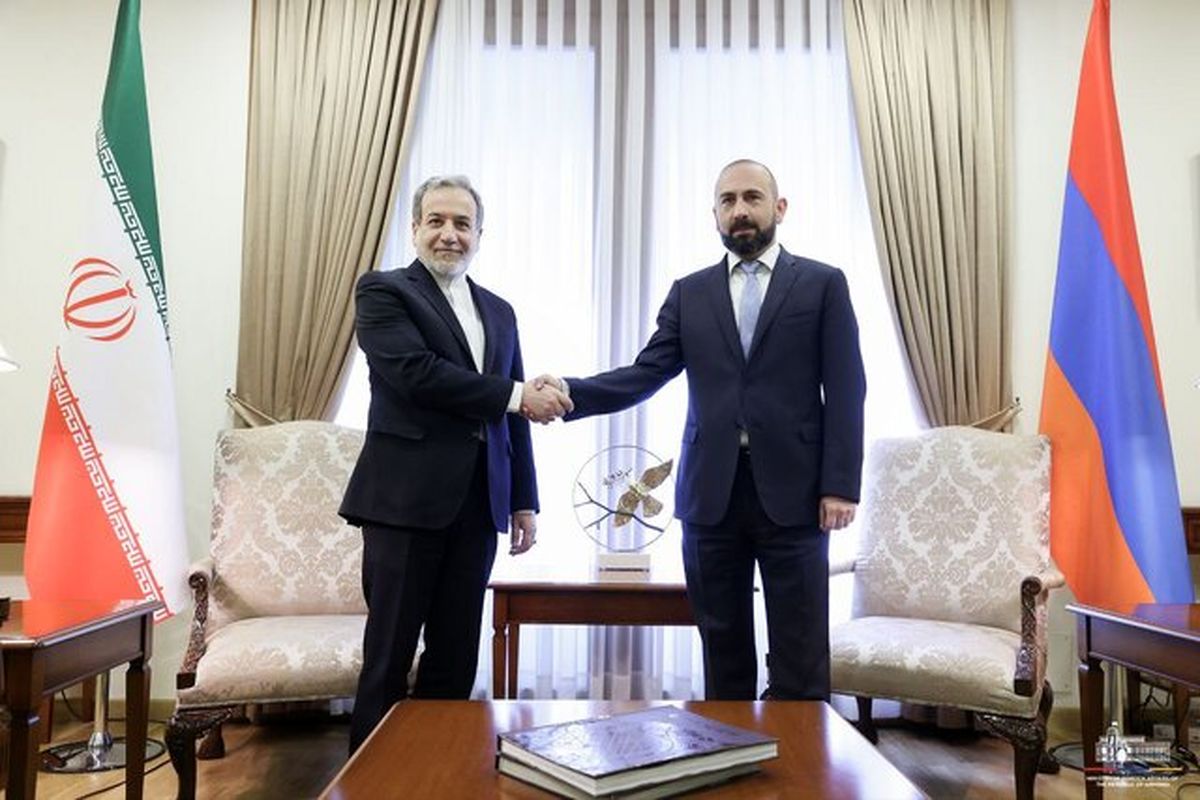 وزرای ایران و ارمنستان درباره صلح باکو و ایروان رایزنی تلفنی کردند