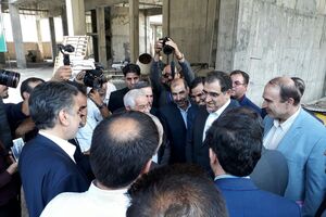 وزیر بهداشت از مرکز درمانی خیرساز خرم‌آباد دیدن کرد