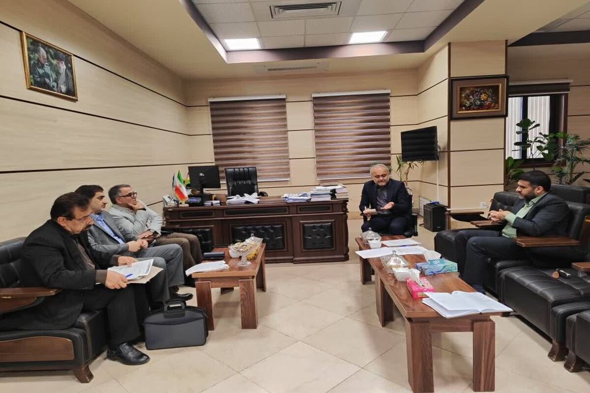 نشست بررسی فرار مالیاتی در دفتر دادستانی مرکز مازندران