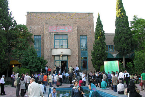  فیلم‌تئاتر «عادت هنرورزی» در سینماتک خانه هنرمندان ایران اکران شد