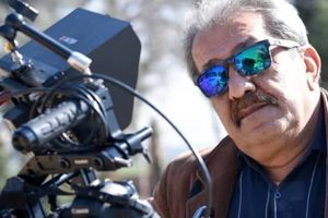 کارگردان دهه ۷۰ سریال پسران عزیز را کلید زد