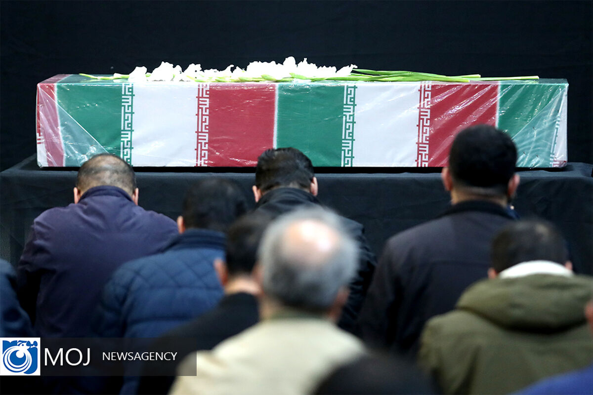 وداع با پیکر شهدای گمنام دوران دفاع مقدس