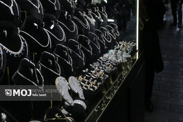 جدیدترین قیمت طلا و سکه در بازار امروز؛ نوسانات ۶ بهمن ۱۴۰۴