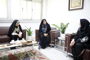 معاون امور زنان و خانواده رییس جمهور با فریده شجاعی دیدار کرد