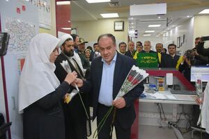  آیین تجلیل از مدافعان سلامت در بیمارستان فاطمه الزهرا در نجف آباد