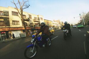 شهردار تهران امروز با موتور برقی به سرکار رفت