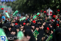 گلباران حرم رضوی توسط دختران خورشید