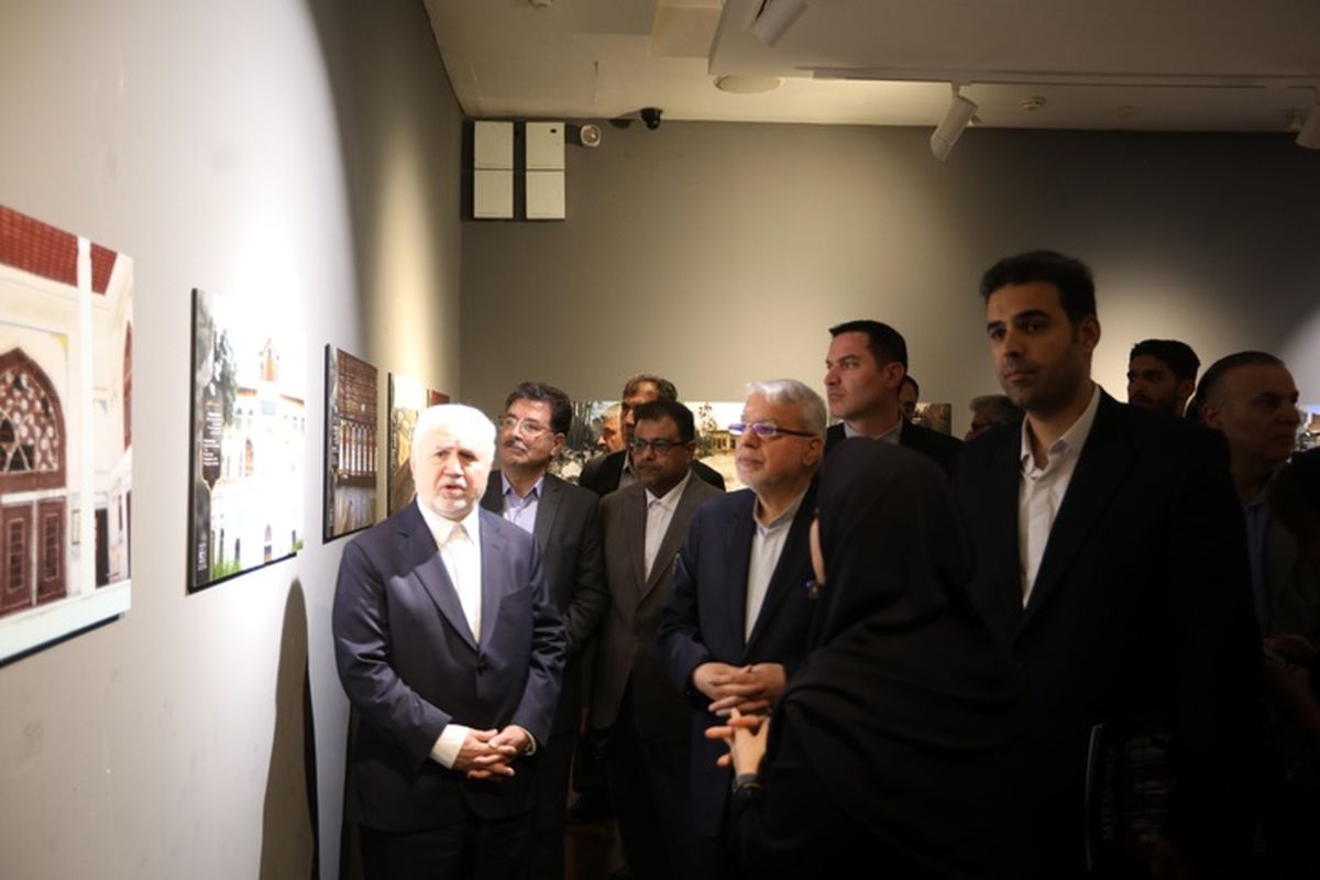 وزیر میراث‌فرهنگی، گردشگری و صنایع‌دستی