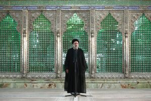 امام راحل(ره) در سلوک خود به خدا و مردم توجه داشت