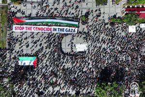 هزاران نفری ساکنان استانبول در حمایت از غزه تجمع کردند