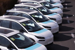 پلاک‌گذاری ۷۰۰ تاکسی شاسی‌بلند آیون در تهران آغاز شد