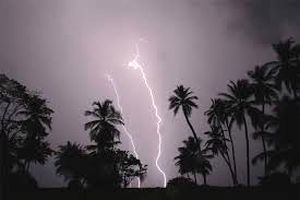 بارش رگبار شدید باران همراه با تگرگ در بهمن ۱۴۰۴ در کیش +فیلم