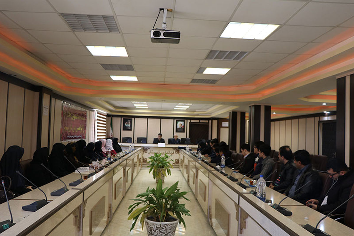 تجلیل دانش آموزان پژوهشگر و نویسنده شفت