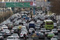 تمهیدات ترافیکی بازی تیم های پرسپولیس و الدحیل قطر / تماشاچیان در حاشیه معابر بزرگراهی پارک نکند 