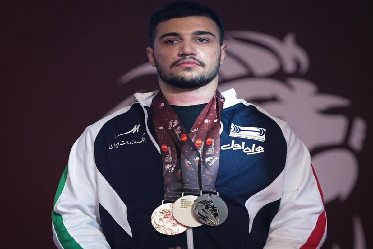 وزنه بردار فارسی نایب قهرمان جوانان جهان
