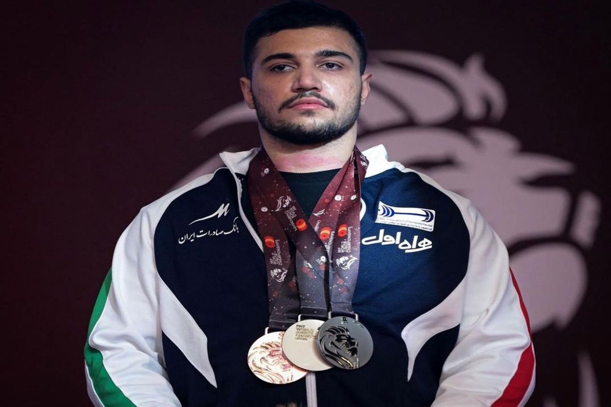 وزنه بردار فارسی نایب قهرمان جوانان جهان