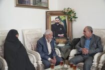 سرمست هفته دولت را با دیدار خانواده شهید مالک رحمتی آغاز کرد