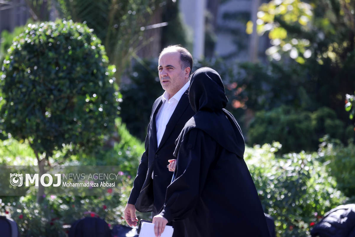 حاشیه جلسه هیات دولت - ۱۶ آبان