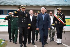 حضور نیروی دریایی ارتش و سپاه در خلیج فارس و دریای خزر مقتدرانه است+تصاویر رژه