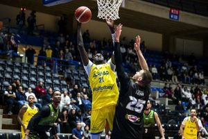 بسکتبالیست‌های طبیعت ایران مقابل الریاضی لبنان باختند