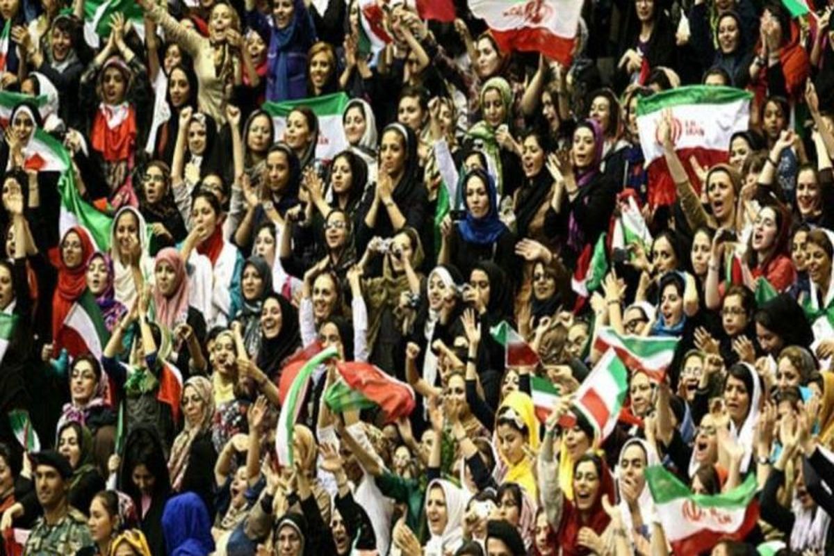 بانوان در ورزشگاه