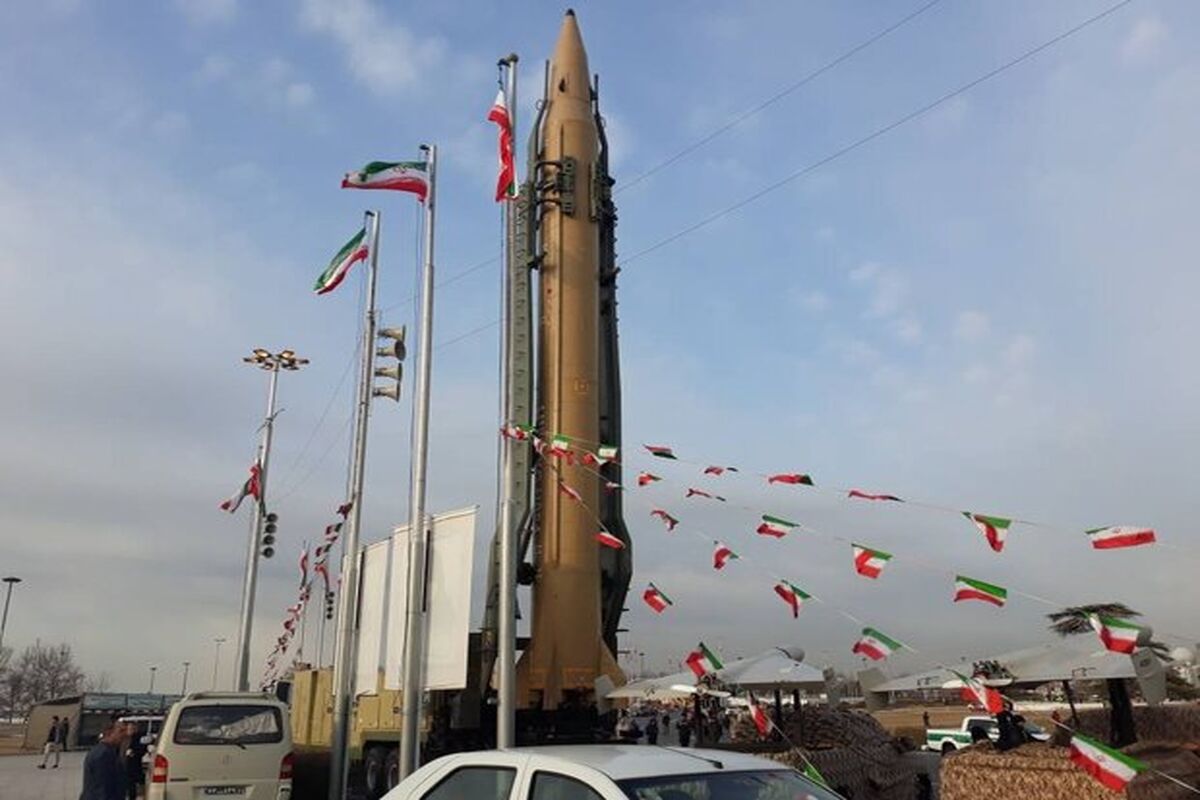 موشک بالستیک در میدان آزادی تهران