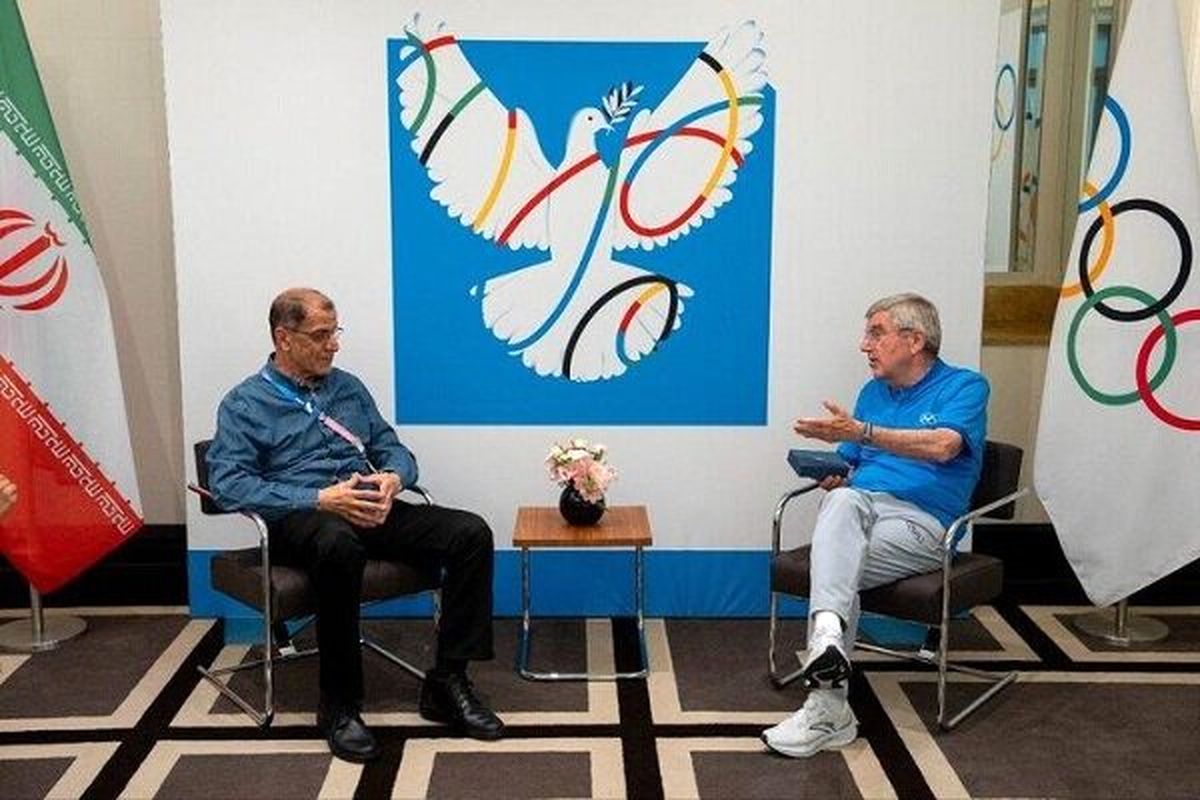 توماس باخ رئیس پیشین کمیته بین المللی المپیک و محمود خسروی وفا رئیس کمیته ایران