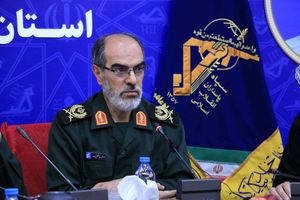 نیروهای مسلح برای مقابله با دشمن گوش به فرمان ولایت هستند