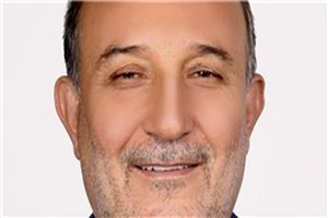 اکبریان: پرداخت بدهی‌های دولتی به بخش خصوصی زمینه ساز خروج از رکود است