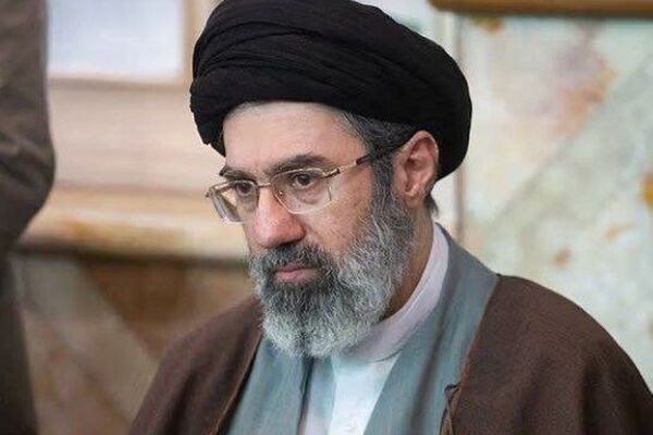 انتشارات انقلاب اسلامی با سومین رهبر انقلاب اسلامی ایران بیعت کردند