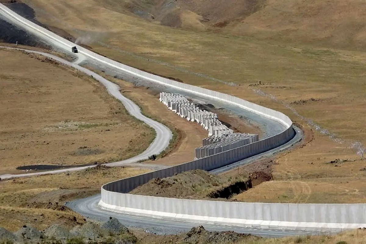 دیوار مرزی