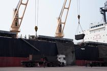 شکست رکورد نرم عملیاتی در بندر شهید رجایی با بارگیری ۸۳ هزار و ۸۰۰ تن گندله آهن