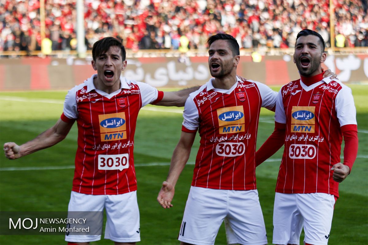 دیدار تیم های فوتبال پرسپولیس تهران و تراکتورسازی تبریز